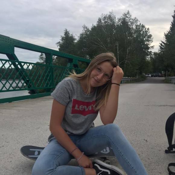 Meet your Posher, Clara - Picture 1 of 1